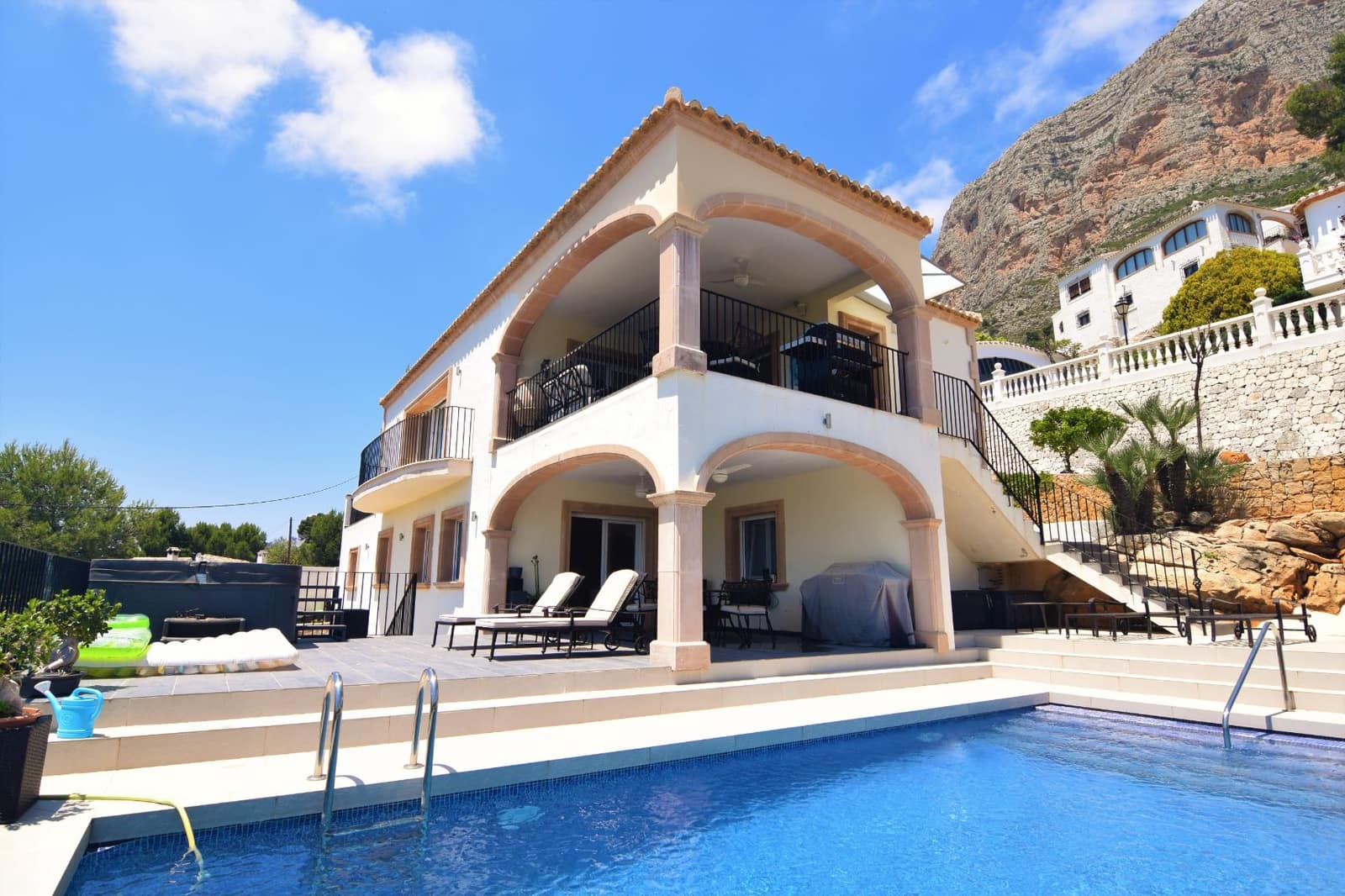 3 slaapkamer Villa te koop in Javea / Xabia met zwembad - € 725.000 (Ref: 9487010)