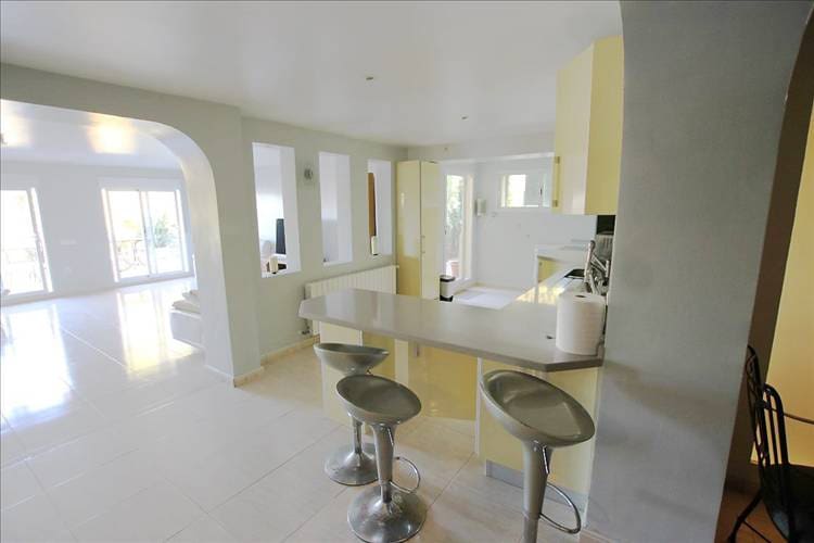 Chalet de 6 habitaciones en Arenal en venta con piscina - 899.000 € (Ref: 9487036)