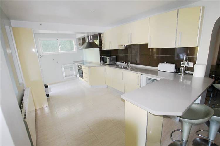 Chalet de 6 habitaciones en Arenal en venta con piscina - 899.000 € (Ref: 9487036)