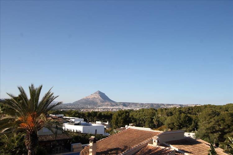 Chalet de 6 habitaciones en Arenal en venta con piscina - 899.000 € (Ref: 9487036)