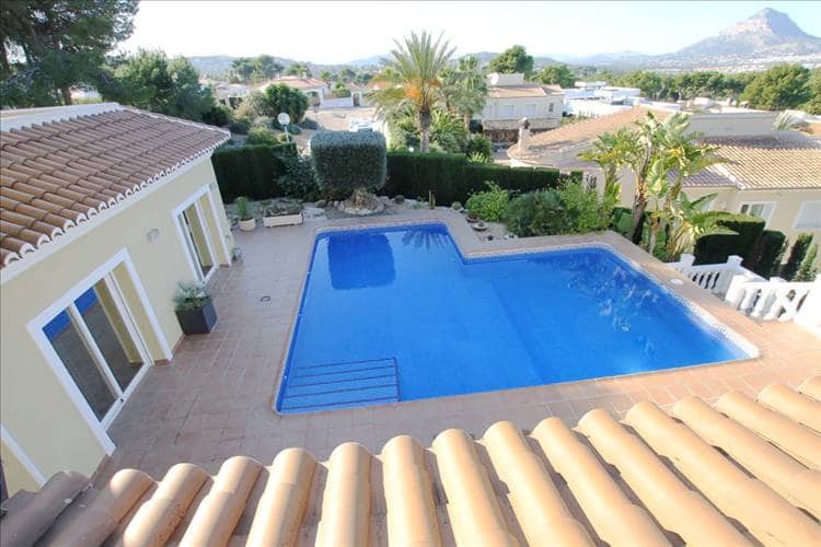 Chalet de 6 habitaciones en Arenal en venta con piscina - 899.000 € (Ref: 9487036)