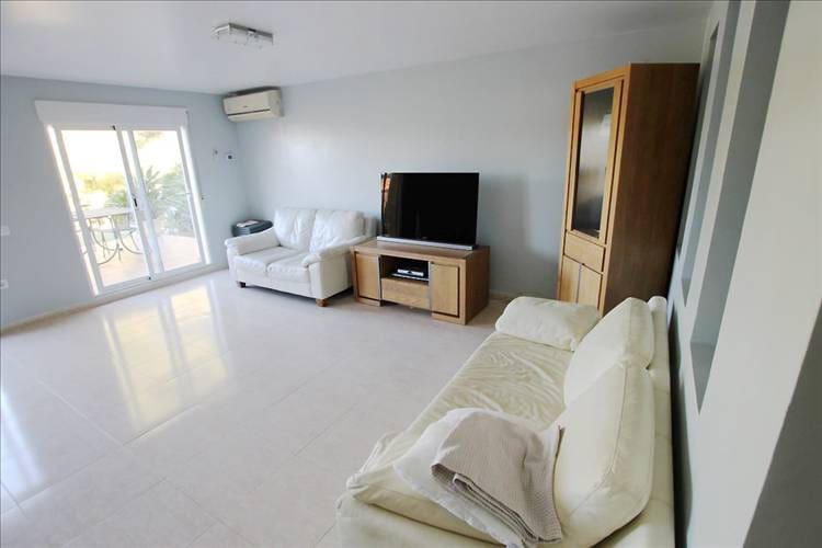 Chalet de 6 habitaciones en Arenal en venta con piscina - 899.000 € (Ref: 9487036)