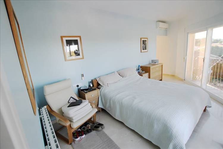 Chalet de 6 habitaciones en Arenal en venta con piscina - 899.000 € (Ref: 9487036)