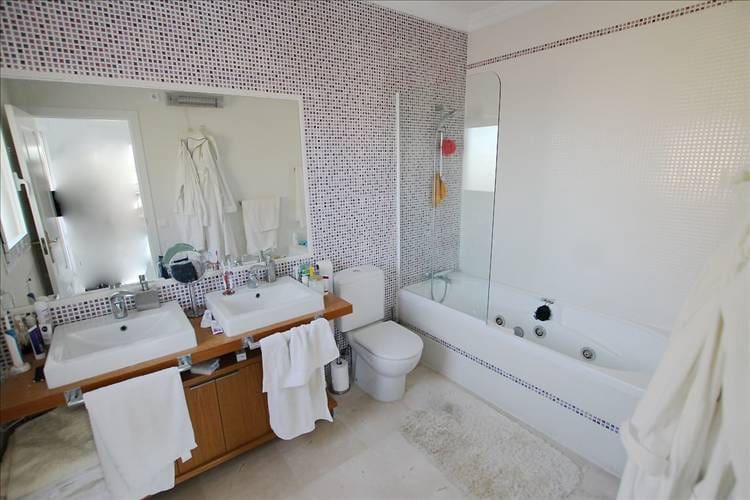 Chalet de 6 habitaciones en Arenal en venta con piscina - 899.000 € (Ref: 9487036)