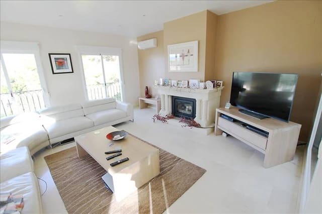 Chalet de 6 habitaciones en Arenal, Javea / Xàbia en venta con piscina - 899.000 € (Ref: 9487036)