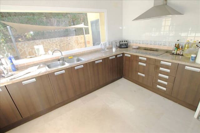 Chalet de 6 habitaciones en Arenal, Javea / Xàbia en venta con piscina - 899.000 € (Ref: 9487036)