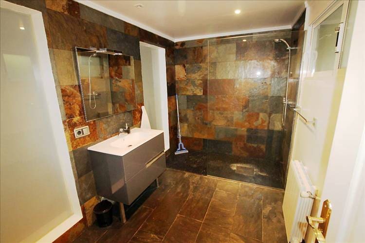 Chalet de 6 habitaciones en Arenal en venta con piscina - 899.000 € (Ref: 9487036)