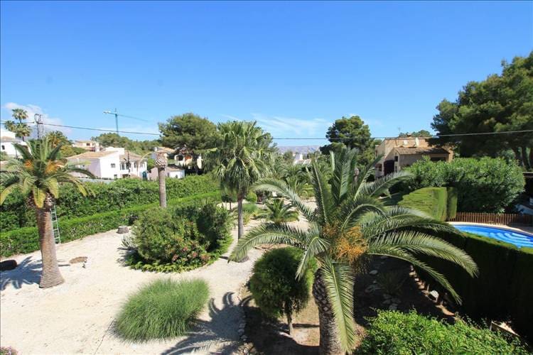 Kommersiell till salu i Javea / Xabia med pool - 850 000 € (Ref: 9487045)