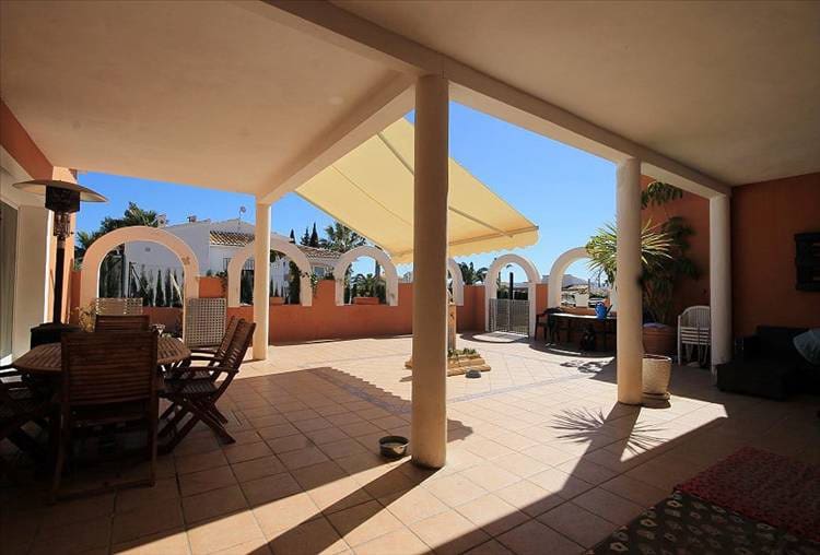 4 soveværelse Villa til salg i Javea / Xabia med swimmingpool - € 689.000 (Ref: 9487051)