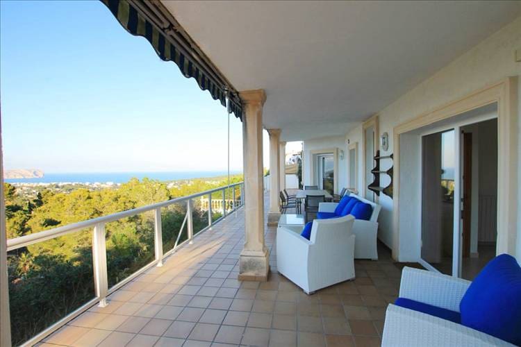 Chalet de 3 habitaciones en Arenal en venta con piscina - 549.000 € (Ref: 9487062)