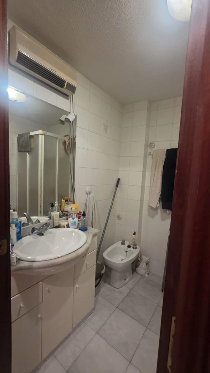 2 soveværelse Lejlighed til salg i Torrevieja med swimmingpool - € 133.000 (Ref: 10033961)