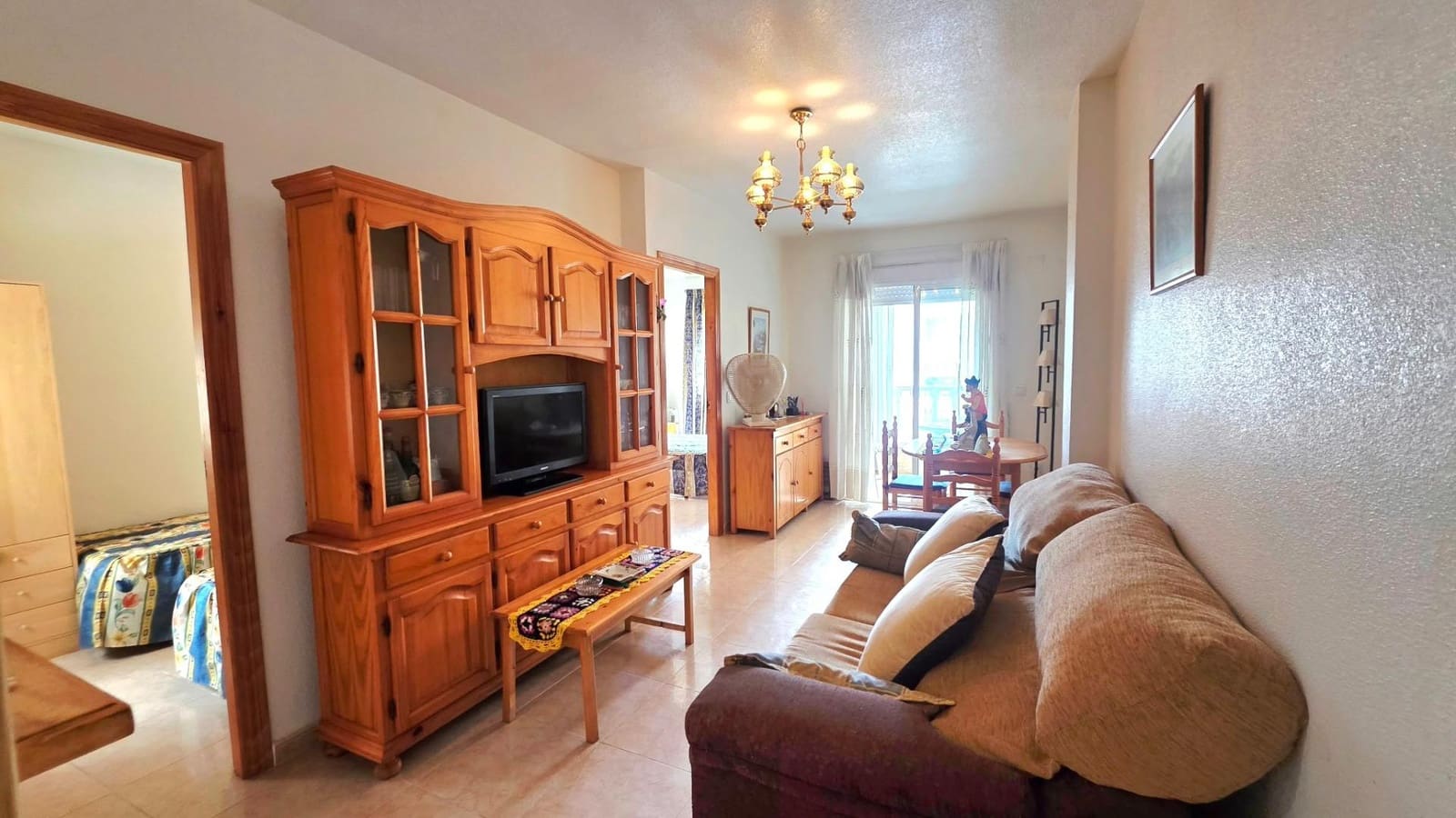 Piso de 2 habitaciones en Torrevieja en venta con piscina - 135.000 € (Ref: 10033962)
