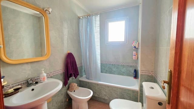 Piso de 2 habitaciones en Parque de las Naciones, Torrevieja en venta con piscina - 135.000 € (Ref: 10033962)