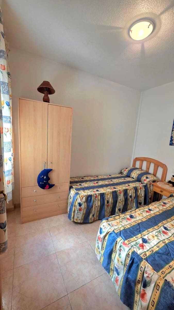 2 makuuhuone Huoneisto myytävänä paikassa Torrevieja mukana uima-altaan - 135 000 € (Ref: 10033963)