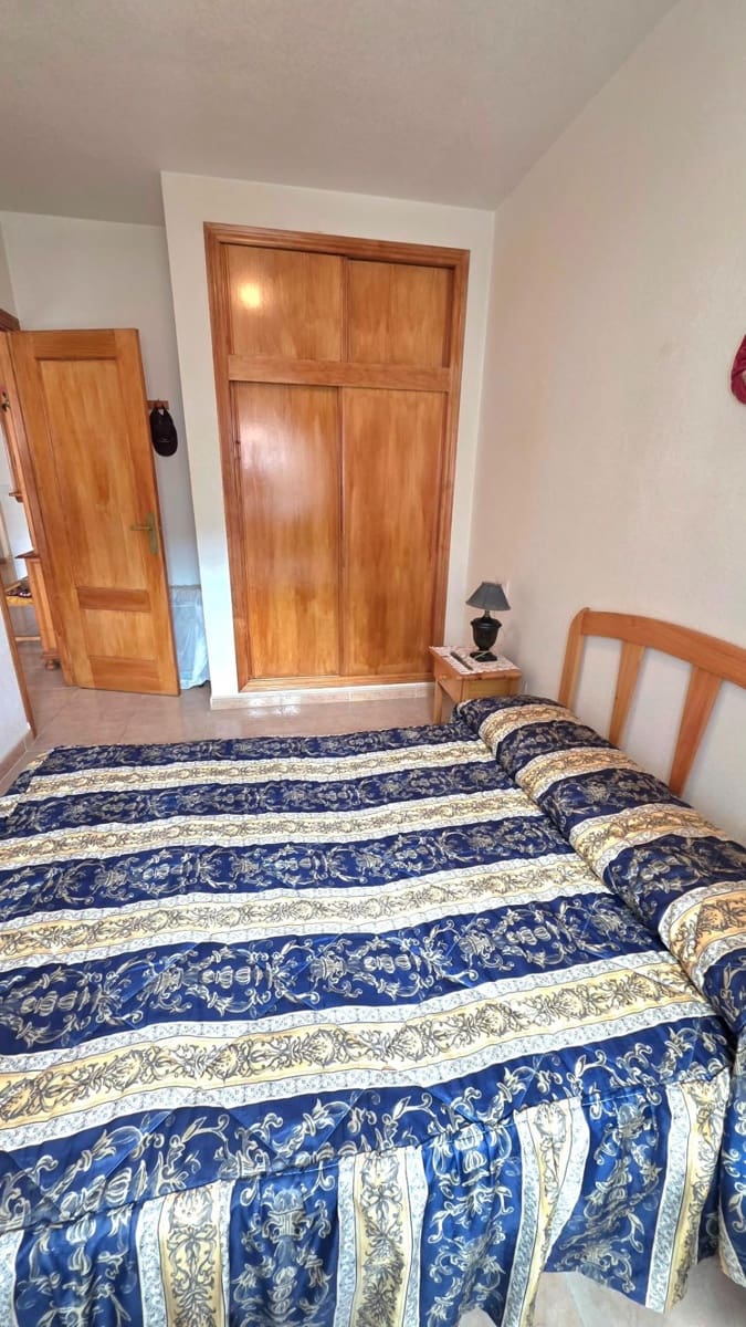 2 makuuhuone Huoneisto myytävänä paikassa Torrevieja mukana uima-altaan - 135 000 € (Ref: 10033963)