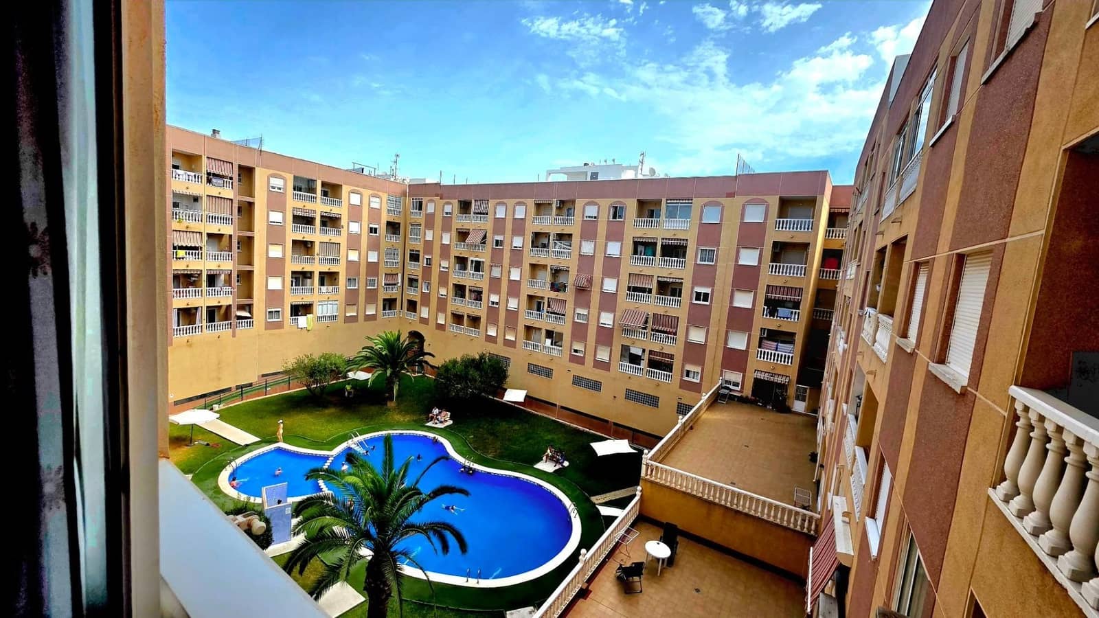 2 makuuhuone Huoneisto myytävänä paikassa Torrevieja mukana uima-altaan - 135 000 € (Ref: 10033963)