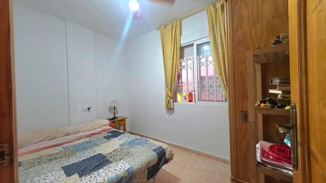 Apartamento de 2 habitaciones en Parque de las Naciones, Torrevieja en alquiler con piscina - 700 € (Ref: 10035385)
