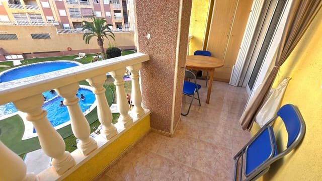 Apartamento de 2 habitaciones en Parque de las Naciones, Torrevieja en alquiler con piscina - 700 € (Ref: 10035385)