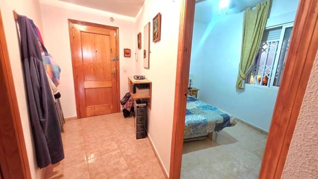 Apartamento de 2 habitaciones en Parque de las Naciones, Torrevieja en alquiler con piscina - 700 € (Ref: 10035385)