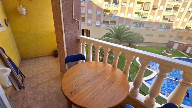 Apartamento de 2 habitaciones en Parque de las Naciones, Torrevieja en alquiler con piscina - 700 € (Ref: 10035385)
