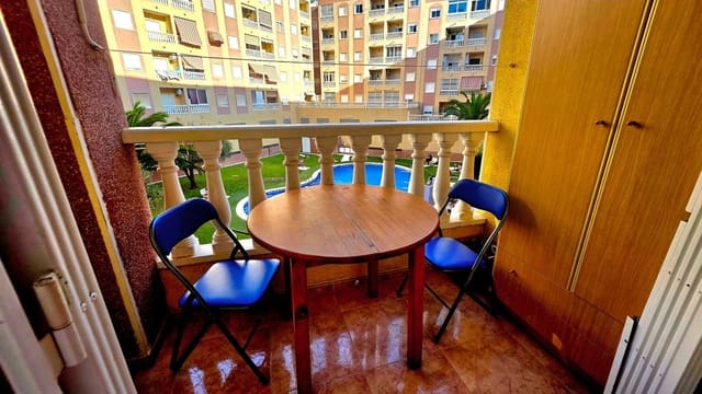 Apartamento de 2 habitaciones en Parque de las Naciones, Torrevieja en alquiler con piscina - 700 € (Ref: 10035385)