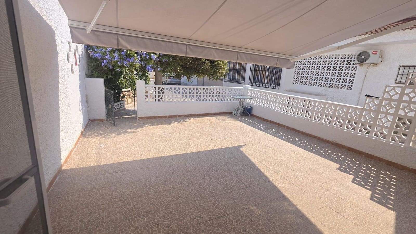 2 soverom Bungalow til leie i El Limonar med garasje - € 750 (Ref: 10043024)