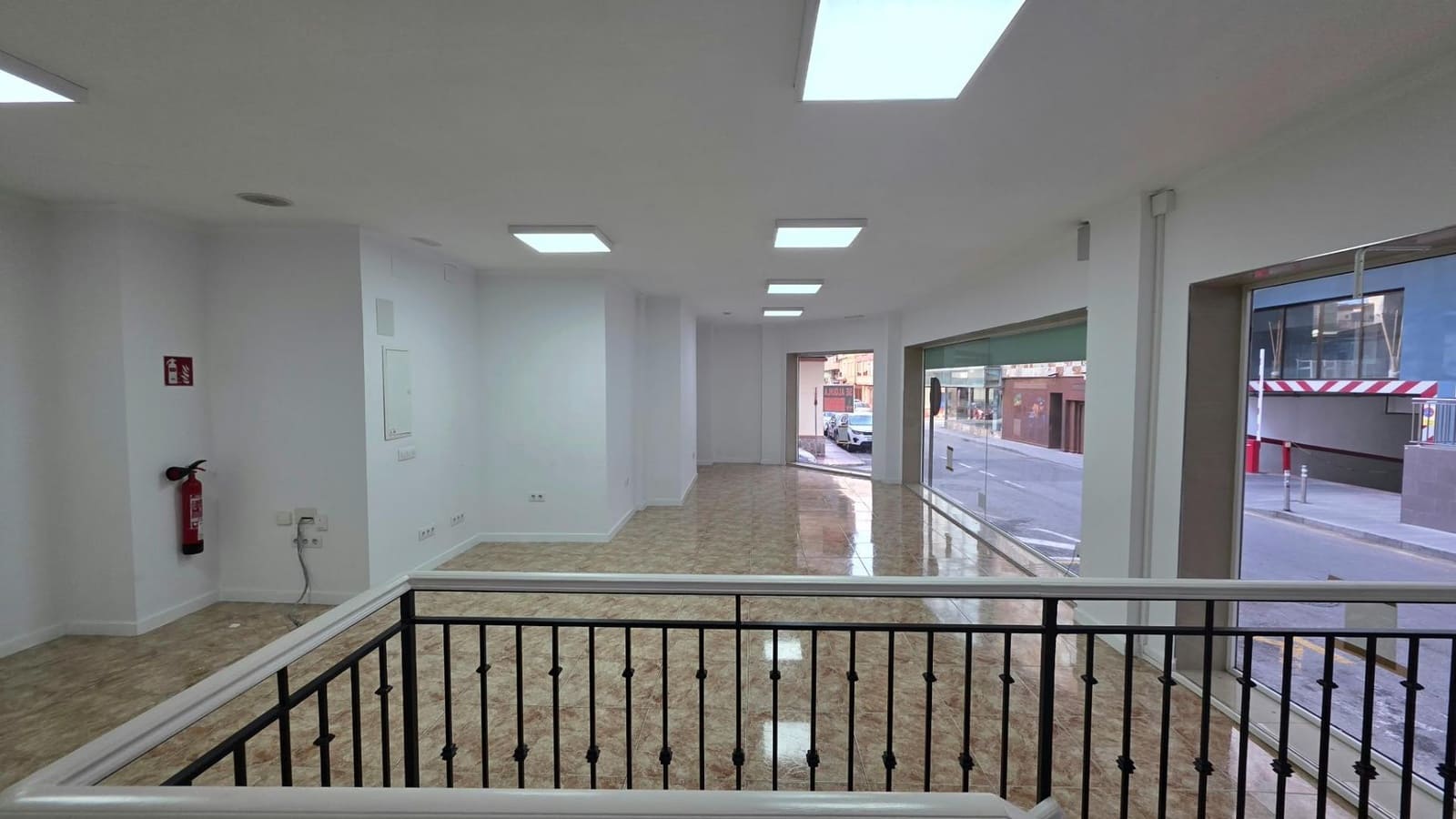 Komercyjne do wynajęcia w Torrevieja - 1 500 € (Ref: 10044821)