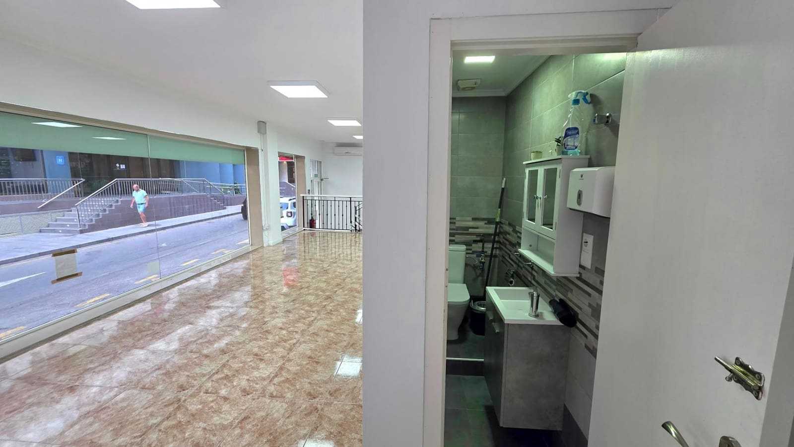 Komercyjne do wynajęcia w Torrevieja - 1 500 € (Ref: 10044821)