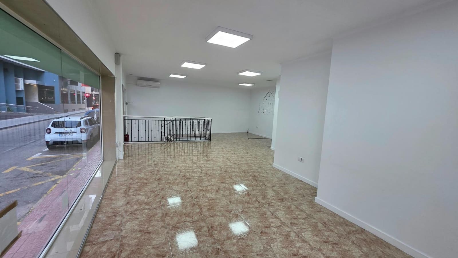 Komercyjne do wynajęcia w Torrevieja - 1 500 € (Ref: 10044821)
