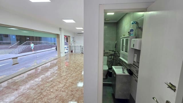 Komercyjne do wynajęcia w Centro, Torrevieja - 1 500 € (Ref: 10044821)