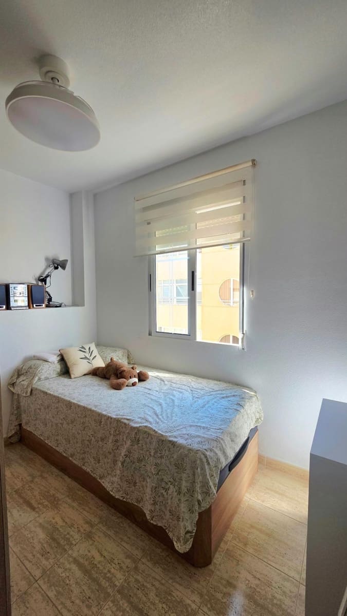 3 sypialnia Apartament na sprzedaż w Torrevieja z basenem - 155 000 € (Ref: 10081235)