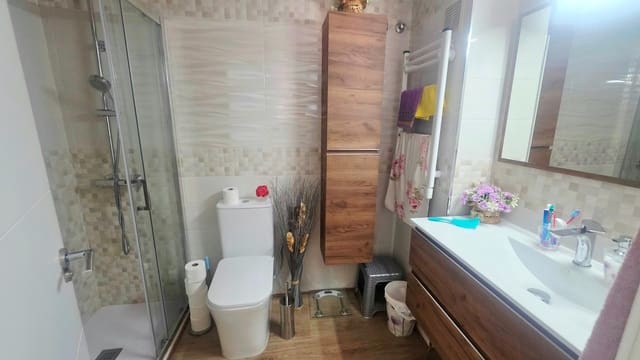 3 sypialnia Penthouse na sprzedaż w Torrevieja z basenem - 200 000 € (Ref: 10098418)