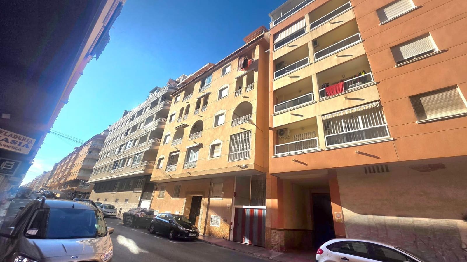 3 sypialnia Penthouse na sprzedaż w Torrevieja z basenem - 200 000 € (Ref: 10098418)