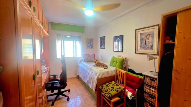 3 sypialnia Penthouse na sprzedaż w Torrevieja z basenem - 200 000 € (Ref: 10098418)