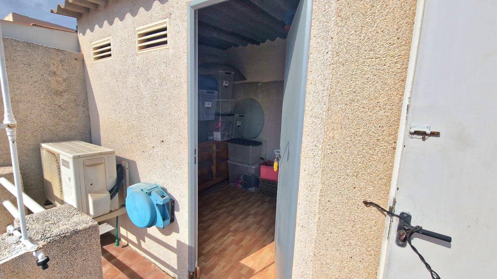 3 bedroom Villa for sale in Torrevieja with garage - € 229,990 (Ref: 10132005)