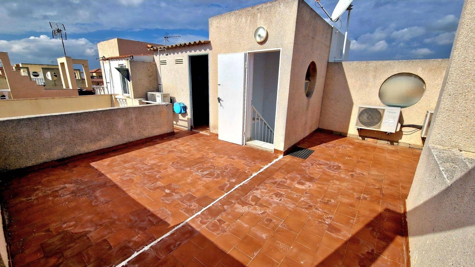 3 bedroom Villa for sale in Torrevieja with garage - € 229,990 (Ref: 10132005)