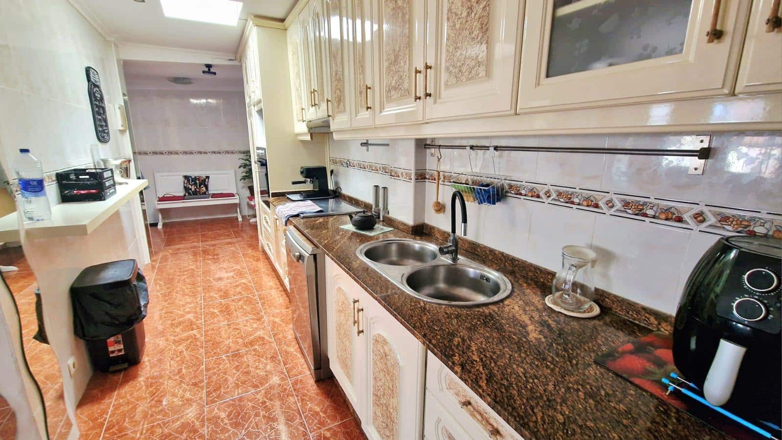 3 bedroom Terraced Villa for sale in Torrevieja with garage - € 229,990 (Ref: 10139728)