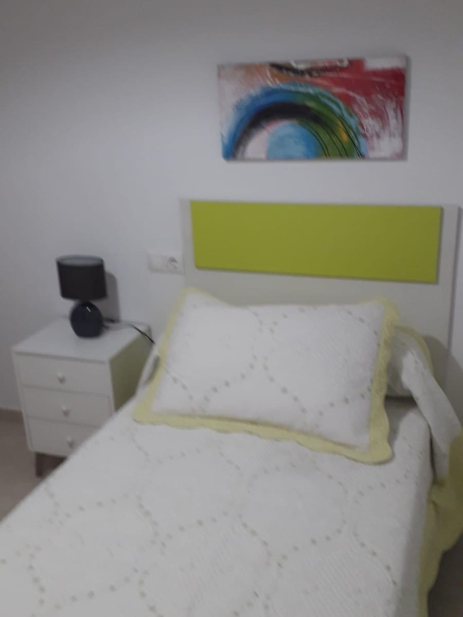 2 soverom Leilighet til leie i Almoradi med svømmebasseng garasje - € 650 (Ref: 10184913)