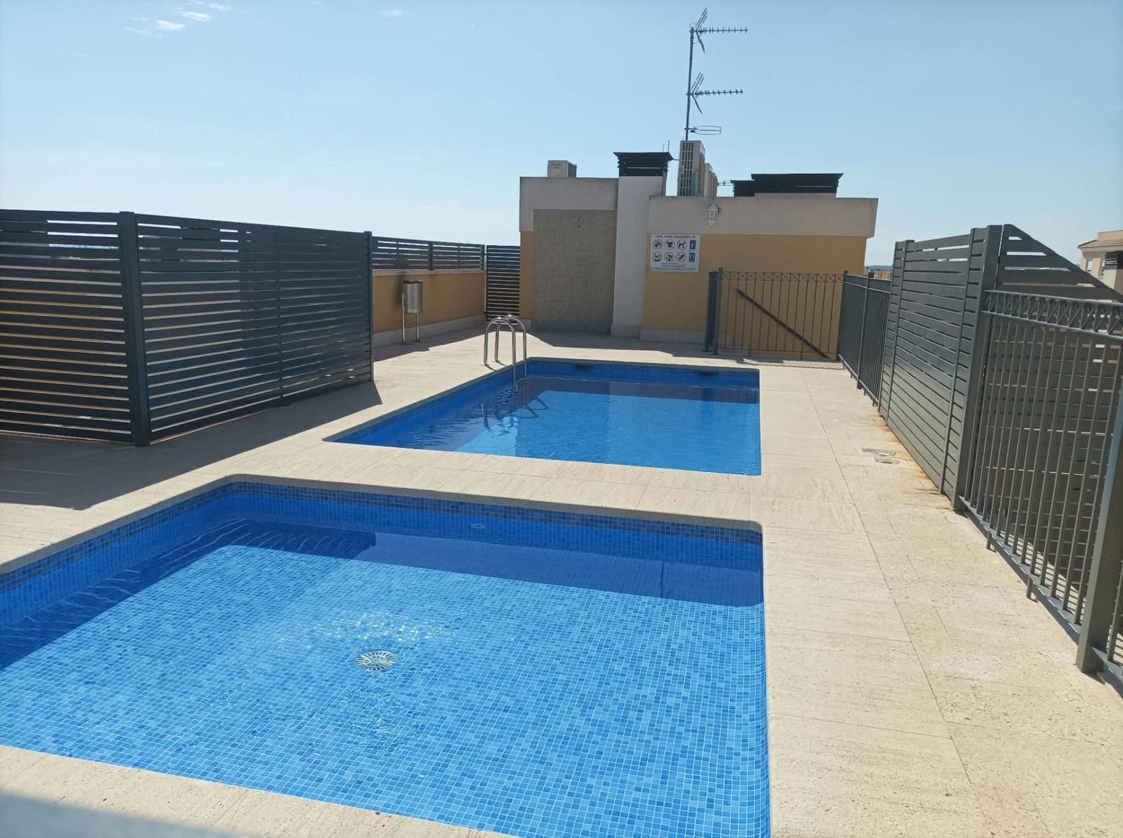 2 soverom Leilighet til leie i Almoradi med svømmebasseng garasje - € 650 (Ref: 10184913)