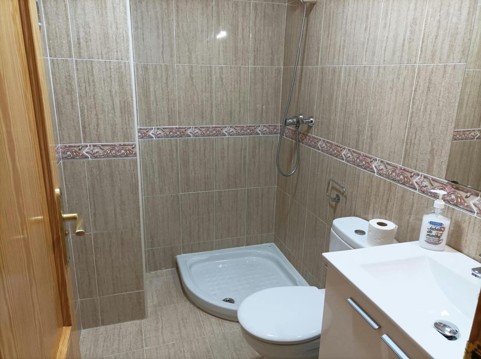 2 soverom Leilighet til leie i Almoradi med svømmebasseng garasje - € 650 (Ref: 10184913)