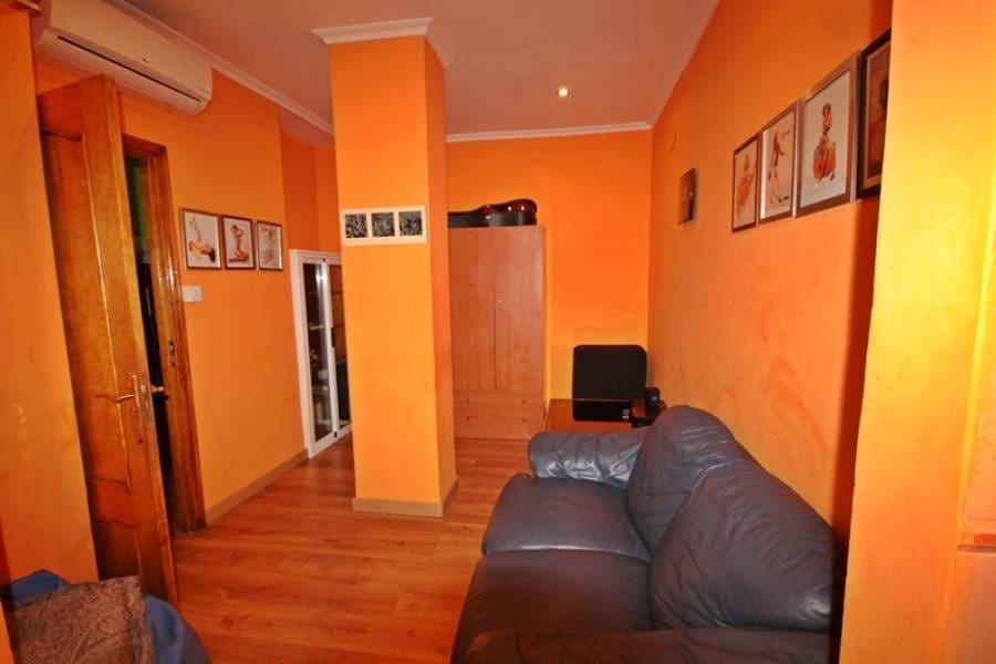 Kommersiell til salgs i Torrevieja - € 263 157 (Ref: 3461237)