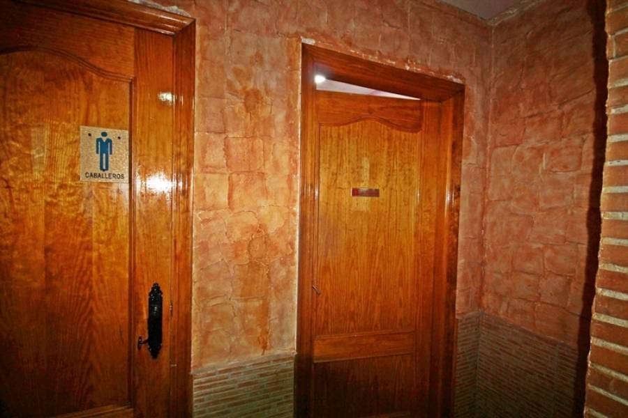 Commercial for sale in Torrevieja - € 263,157 (Ref: 3461237)