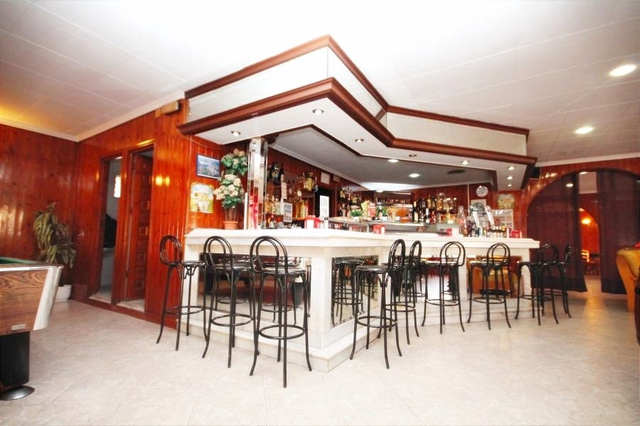 Commercieel te koop in Torrevieja - € 328.900 (Ref: 4185773)