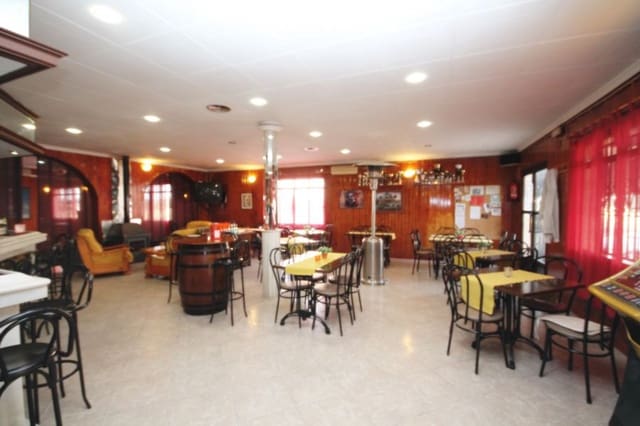 Commercial for sale in El Chaparral - La Siesta - La Torreta, Torrevieja - € 328,900 (Ref: 4185773)