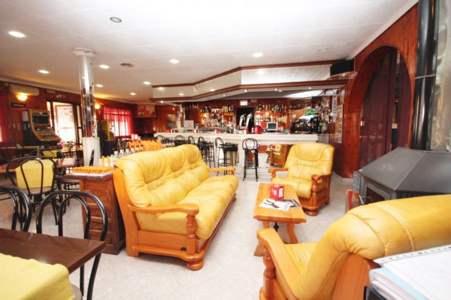 Commercieel te koop in Torrevieja - € 328.900 (Ref: 4185773)