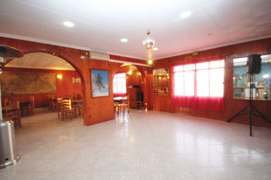 Commercieel te koop in Torrevieja - € 328.900 (Ref: 4185773)