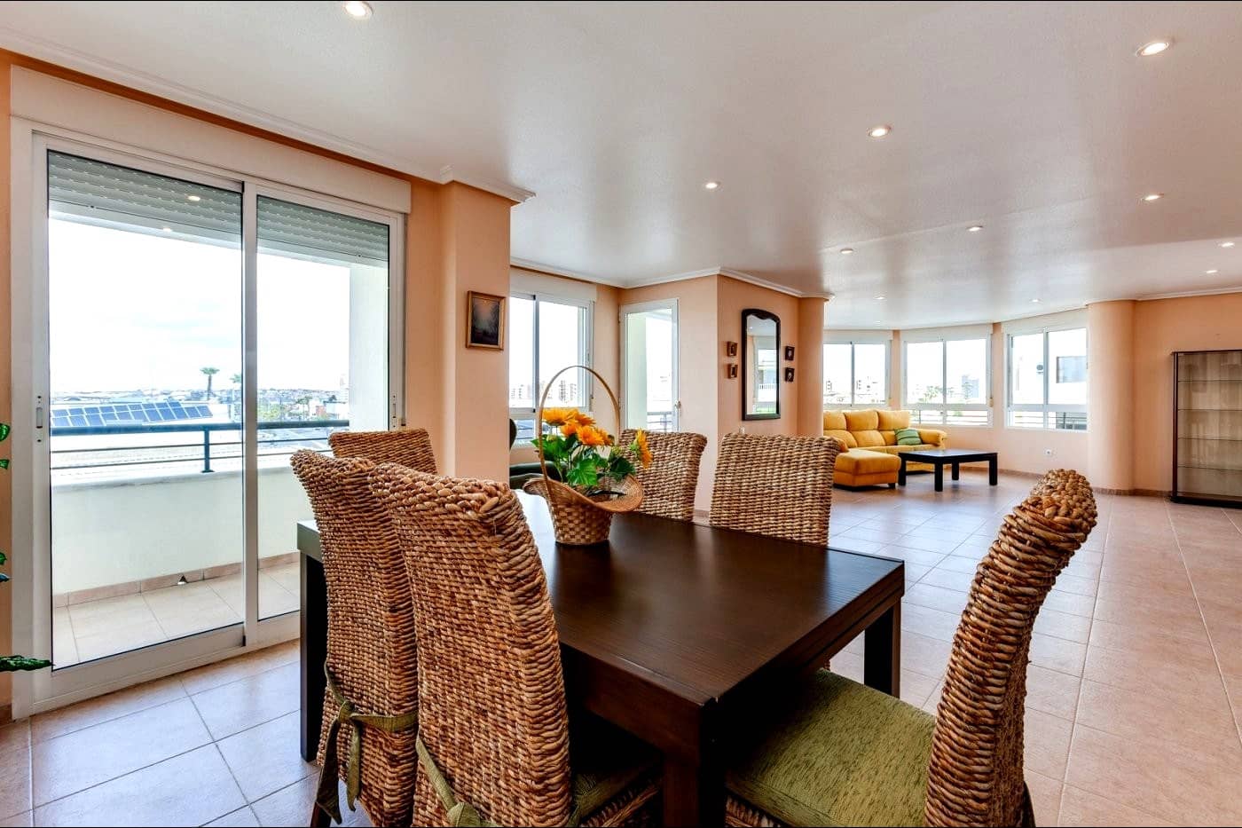 5 soverom Leilighet til salgs i Torrevieja med garasje - € 275 000 (Ref: 5553688)