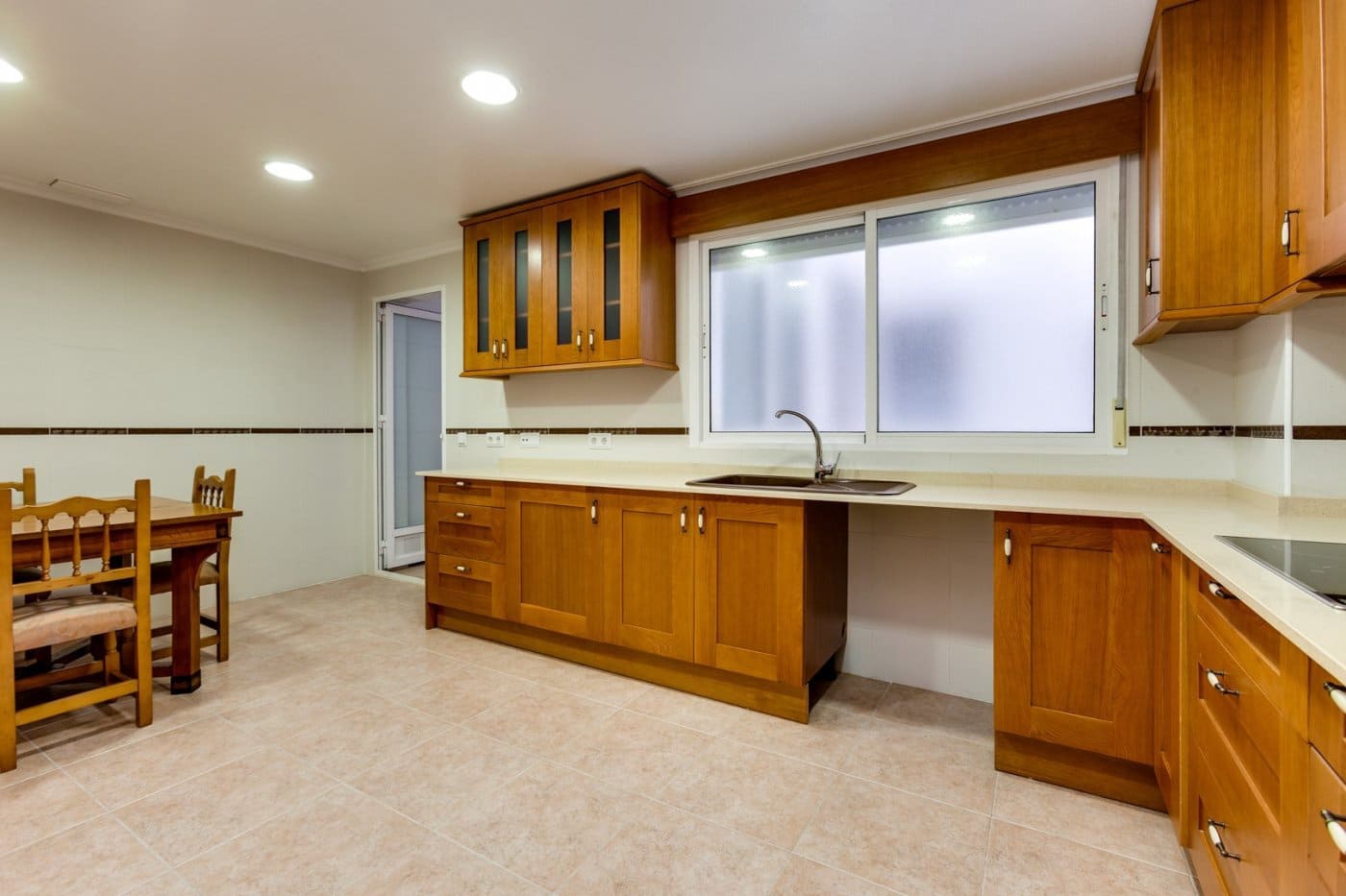 Piso de 5 habitaciones en Torrevieja en venta con garaje - 275.000 € (Ref: 5553688)