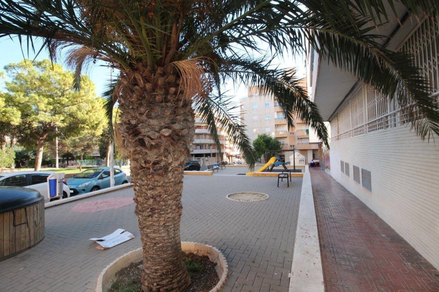 2 soverom Leilighet til leie i Torrevieja med svømmebasseng - € 800 (Ref: 7233017)