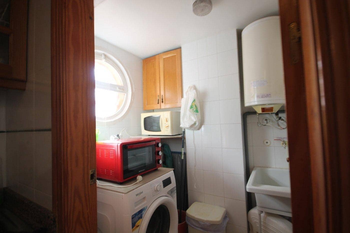   2 soveværelse   ferieLejlighed i Torrevieja   med   swimmingpool   - € 800 (Ref: 7233017)